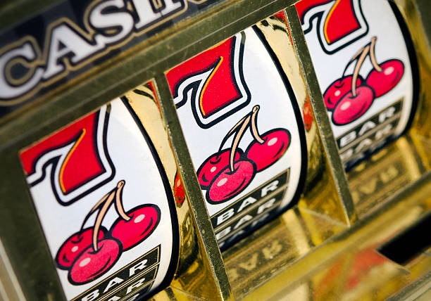 menang123 link mobile app interface showing live blackjack table and account dashboard